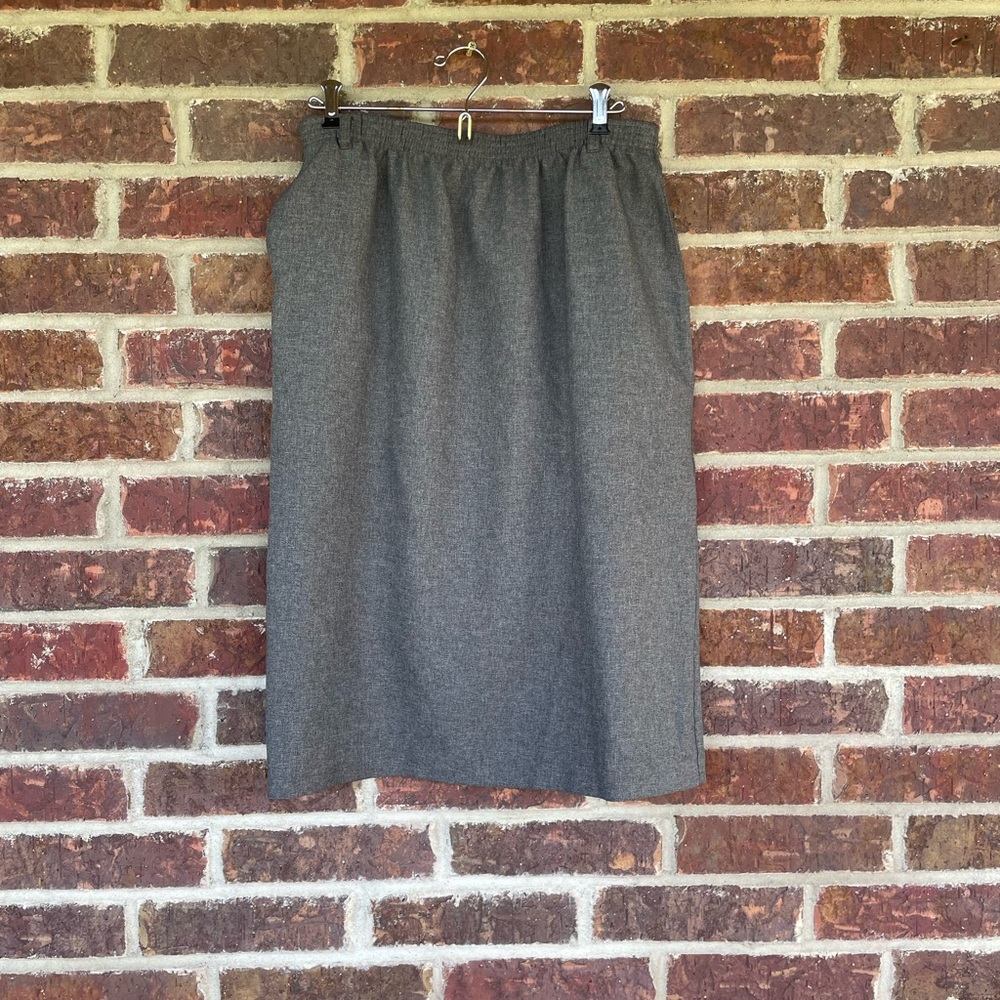 Vintage Ladies Alfred Dunner Charcoal Gray Elastic Waist Pull On Skirt Size 14